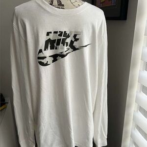 Nike Men's Long-Sleeve T-Shirt White Camouflage Swoosh Logo Size Large
